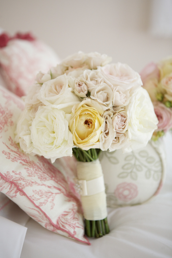 intimate New Jersey wedding at Haven Beach, photos by Sarah DiCicco Photography | via junebugweddings.com intimate New Jersey wedding at Haven Beach, photos by Sarah DiCicco Photography | via junebugweddings.com