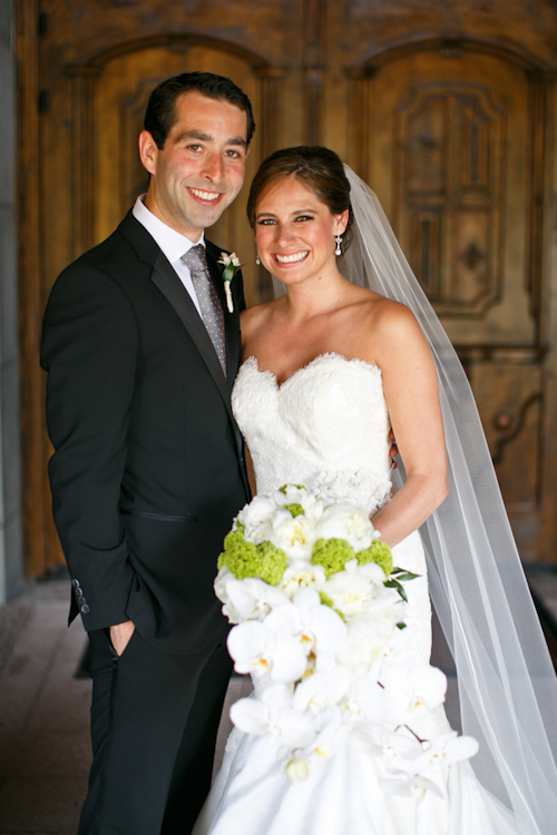 grey and coral wedding at Paradise Valley Country Club in Arizona with Photos by Jennifer Bowen Photography | via junebugweddings.com grey and coral wedding at Paradise Valley Country Club in Arizona with Photos by Jennifer Bowen Photography | via junebugweddings.com