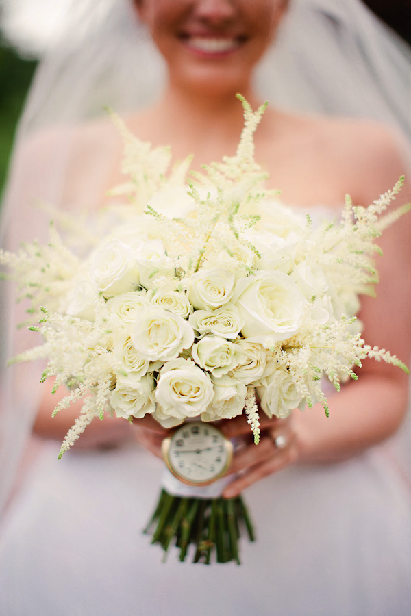 classic Oscar De La Renta bridal style with photos by Katherine Salvatori Photography | via junebugweddings.com classic Oscar De La Renta bridal style with photos by Katherine Salvatori Photography | via junebugweddings.com
