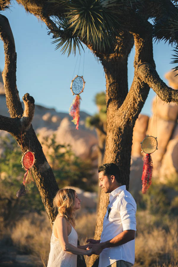 Joshua-Tree-Elopement-Inspiration-Colorful-Southwestern-Vibes-11