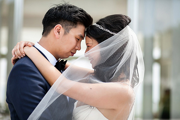 fun destination wedding at Casa China Blanca in Puerto Vallerta, Mexico - photo by Elizabeth Lloyd and Dave Getzschman | via junebugweddings.com fun destination wedding at Casa China Blanca in Puerto Vallerta, Mexico - photo by Elizabeth Lloyd and Dave Getzschman | via junebugweddings.com