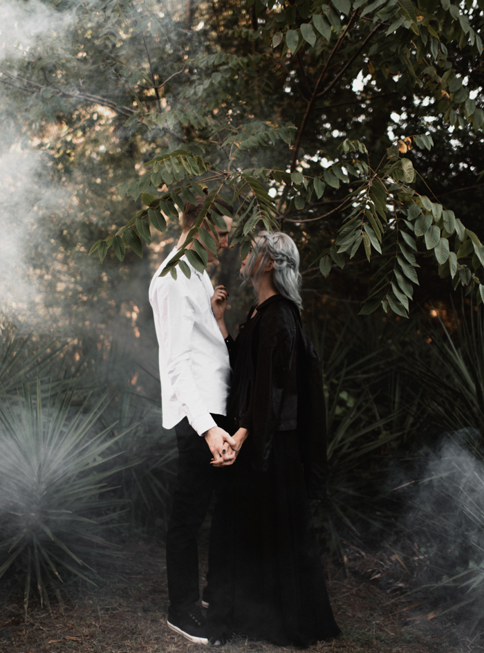 moody-and-romantic-anniversary-photos-in-dallas-tx-4