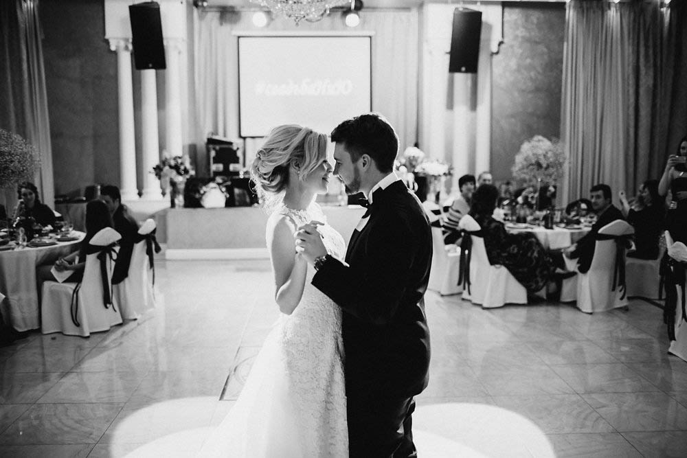 Romantic-Russian-Wedding-at-Marfino-Restaurant (27 of 29)