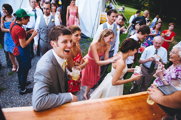 laid-back summer wedding with photos by Amanda Marie Studios | via junebugweddings.com laid-back summer wedding with photos by Amanda Marie Studios | via junebugweddings.com