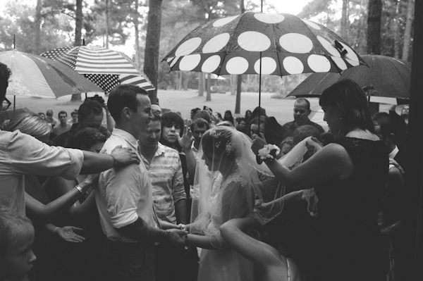 rain on wedding day at Glen Venue, Florida, photo by Jason Mize | via junebugweddings.com rain on wedding day at Glen Venue, Florida, photo by Jason Mize | via junebugweddings.com