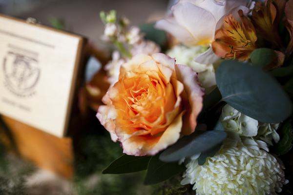 peach, coral, grey wedding at Swiftwater Cellars, photo by La Vie Photography | via junebugweddings.com peach, coral, grey wedding at Swiftwater Cellars, photo by La Vie Photography | via junebugweddings.com
