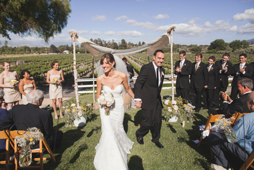 rustic yellow and champagne vineyard wedding in Santa Ynez, CA - photos by Michelle Warren Photography| jvia unebugweddings.com rustic yellow and champagne vineyard wedding in Santa Ynez, CA - photos by Michelle Warren Photography| jvia unebugweddings.com