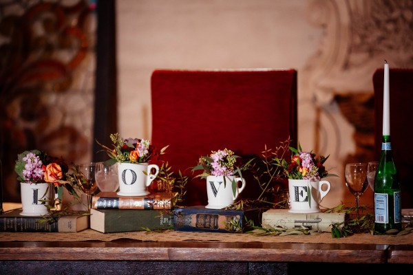 Vintage-dishes-and-china-3 Colorful-Modern-Chicago-Wedding-Liz-Lui-26-600x400