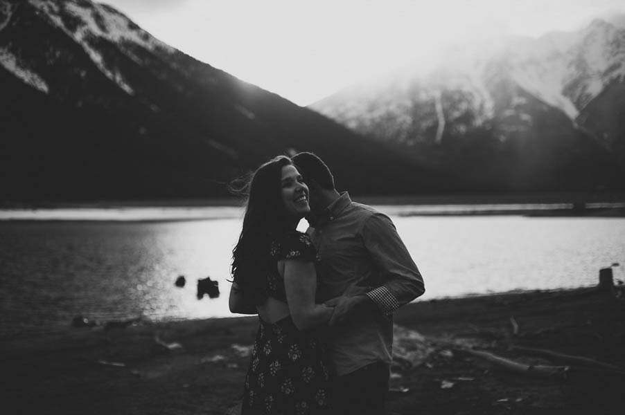 Breathtaking-Lake-Minnewanka-Engagement-Daring-Wanderer (19 of 27)