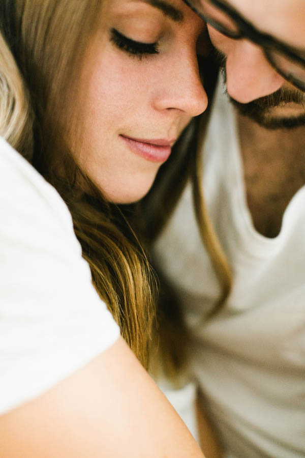 get-tangled-up-in-these-first-anniversary-photos-at-the-couples-portland-home-13