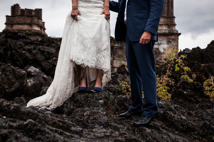 Romantic-Post-Wedding-Shoot-San-Juan-Parangaricutiro-Jorge-Kick (22 of 25)