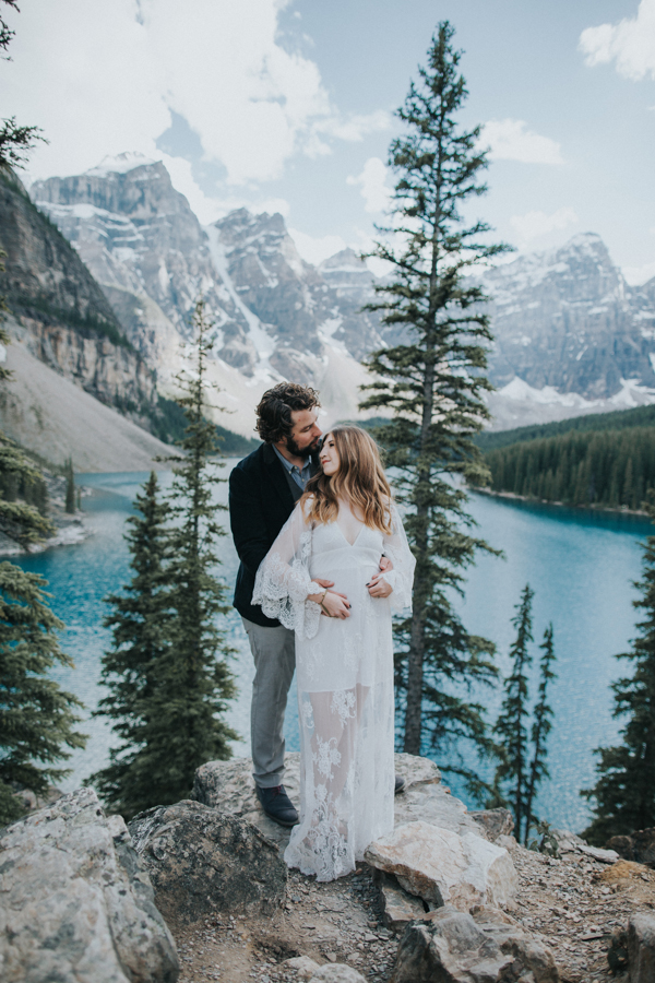 this-well-dressed-couple-in-their-banff-engagement-is-pure-eye-candy-13