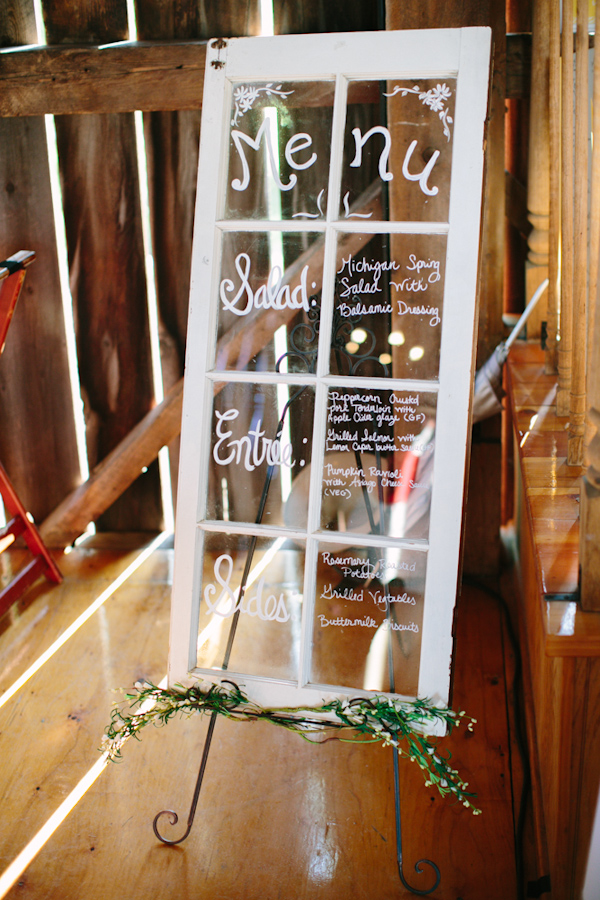 sunny rustic barn wedding in Michigan with photos by Dan Stewart | via junebugweddings.com sunny rustic barn wedding in Michigan with photos by Dan Stewart | via junebugweddings.com