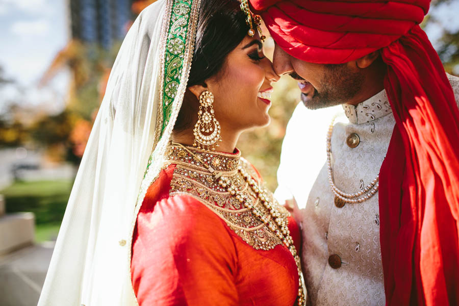 Modern-Minneapolis-Indian-Wedding-Calhoun-Beach-Club-17