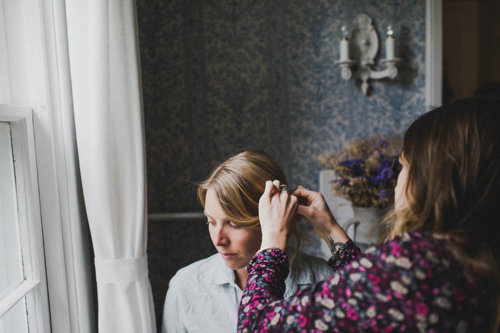 Sentimental-Ontario-Wedding-at-Home-Jennifer-Moher (4 of 34)