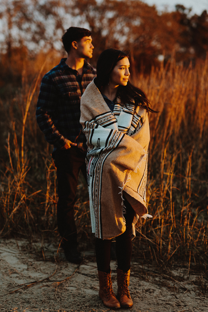 cozy-campfire-engagement-session-at-carolina-beach-state-park-18