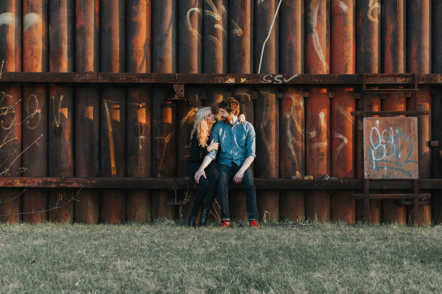 just-try-not-to-smile-at-this-adorable-milwaukee-engagement-11