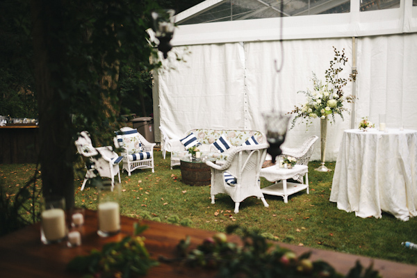 navy and pink garden wedding in Ohio, photo by Ely Brothers | via junebugweddings.com navy and pink garden wedding in Ohio, photo by Ely Brothers | via junebugweddings.com