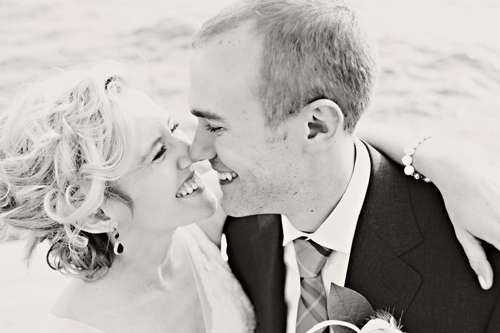 Grey and cream seaside wedding in Newport News, VA, photos by Whitebox Weddings via junebugweddings.com Grey and cream seaside wedding in Newport News, VA, photos by Whitebox Weddings via junebugweddings.com
