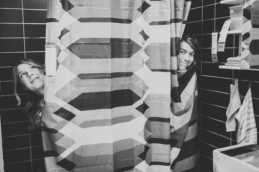 these-ikea-engagement-photos-are-as-sweet-as-they-are-unique-10