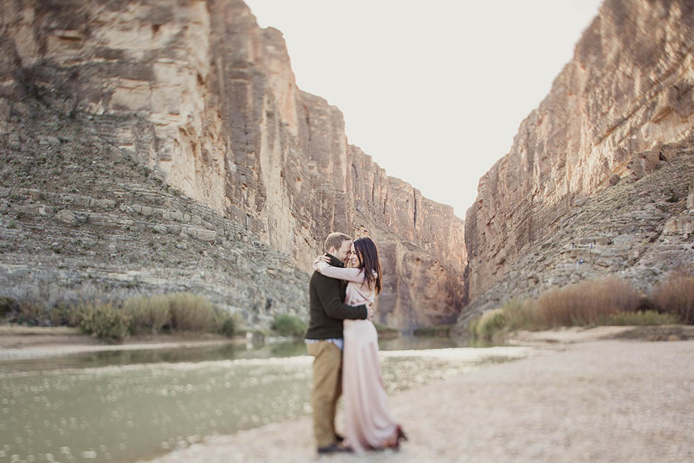 Desert-Engagement-Big-Bend-Shaun-Menary (17 of 25)