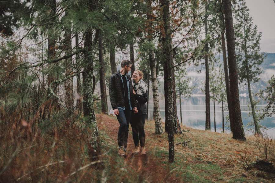 intimate-idaho-proposal-at-higgins-point-17
