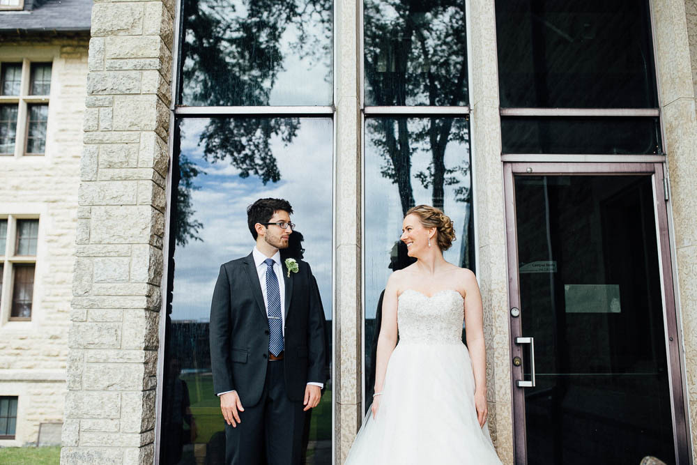 Outdoor-wedding-in-manitoba-modern-pixel (12 of 27)