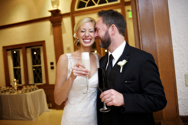 Black, white, and gold wedding at Austin Museum of Art in Austin, Texas, photos by Ashley Garmon Photography | via junebugweddings.com Black, white, and gold wedding at Austin Museum of Art in Austin, Texas, photos by Ashley Garmon Photography | via junebugweddings.com