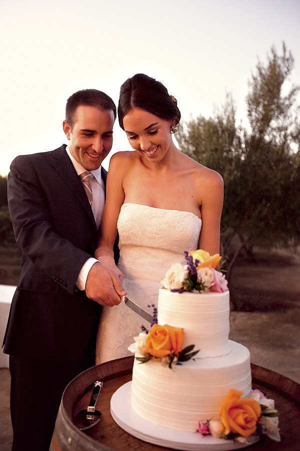 vineyard wedding at Sunstone Winery, Santa Ynez, California, photos by Santa Barbara, CA wedding photographers Ashleigh Taylor Photography | via junebugweddings.com vineyard wedding at Sunstone Winery, Santa Ynez, California, photos by Santa Barbara, CA wedding photographers Ashleigh Taylor Photography | via junebugweddings.com