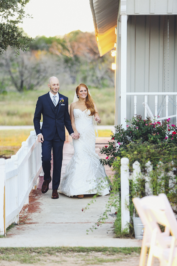 colorful texas wedding at Starhill Ranch, photo by Austin wedding photographer Christina Carroll Photography | via junebugweddings.com colorful texas wedding at Starhill Ranch, photo by Austin wedding photographer Christina Carroll Photography | via junebugweddings.com
