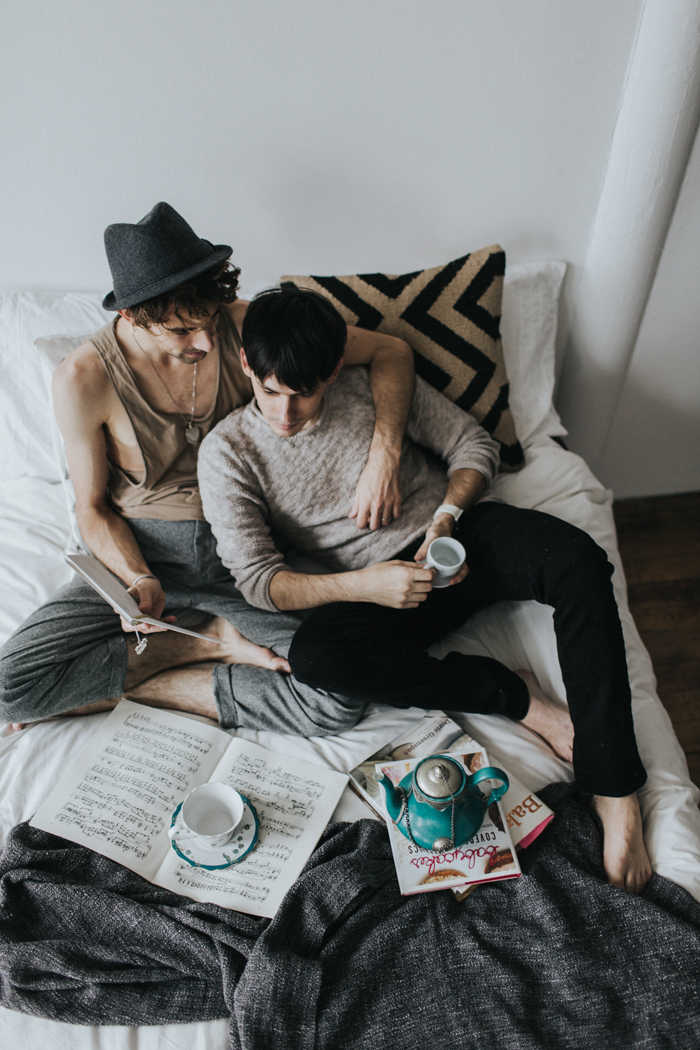 modern-minimalist-engagement-photos-in-chicago-14