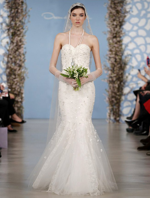 Wedding dress by Oscar de la Renta from his Spring 2014 bridal collection | via junebugweddings.com Wedding dress by Oscar de la Renta from his Spring 2014 bridal collection | via junebugweddings.com