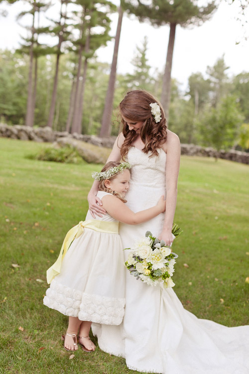 Rustic outdoor New Hampshire barn wedding - photo by Emily Delamater Photography | via junebugweddings.com Rustic outdoor New Hampshire barn wedding - photo by Emily Delamater Photography | via junebugweddings.com