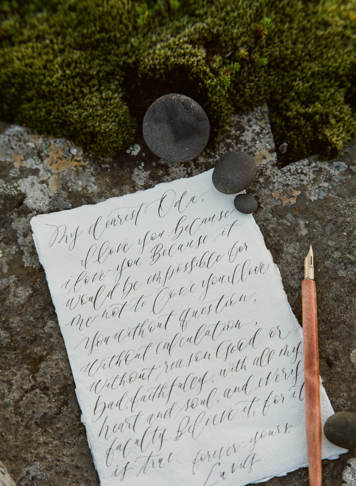 beautifully-wild-iceland-bridal-inspiration-33
