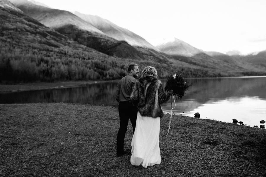 Winter-Elopement-Inspiration-at-Eklunta-Lake-Kristian-Lynae-Photography-1