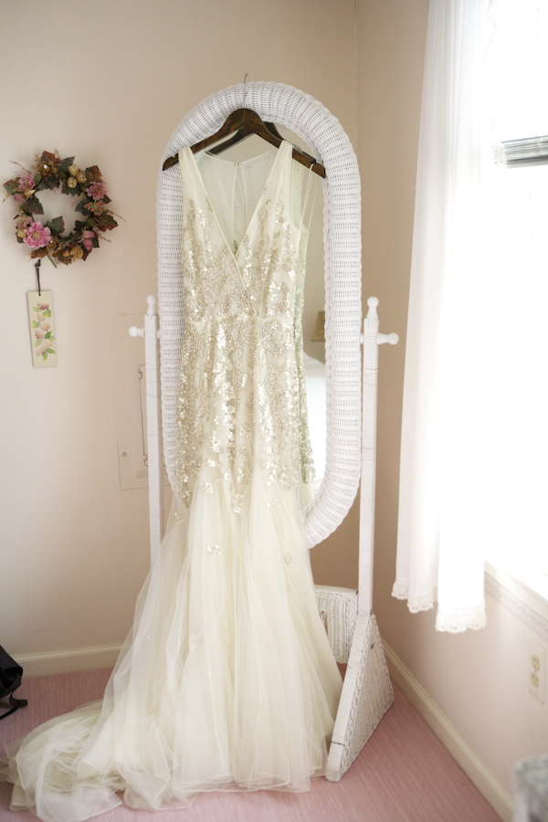 intimate New Jersey wedding at Haven Beach, photos by Sarah DiCicco Photography | via junebugweddings.com intimate New Jersey wedding at Haven Beach, photos by Sarah DiCicco Photography | via junebugweddings.com
