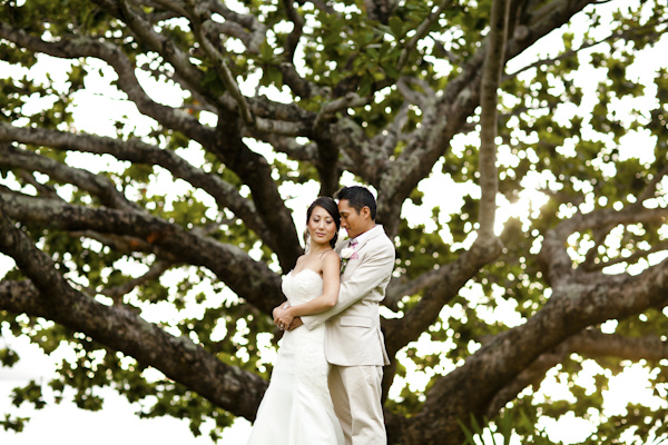 pink destination wedding in Hawaii at St Regis Princeville Resort, photos by Dmitri and Sandra Photography | via junebugweddings.com pink destination wedding in Hawaii at St Regis Princeville Resort, photos by Dmitri and Sandra Photography | via junebugweddings.com