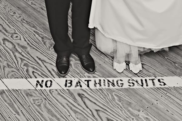 North Carolina wedding at The Carolina Yacht Club, photo by Whitebox Photo | via junebugweddings.com North Carolina wedding at The Carolina Yacht Club, photo by Whitebox Photo | via junebugweddings.com