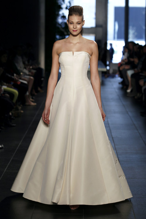 Rivini wedding dress from the Spring 2014 bridal collection | via junebugweddings.com Rivini wedding dress from the Spring 2014 bridal collection | via junebugweddings.com
