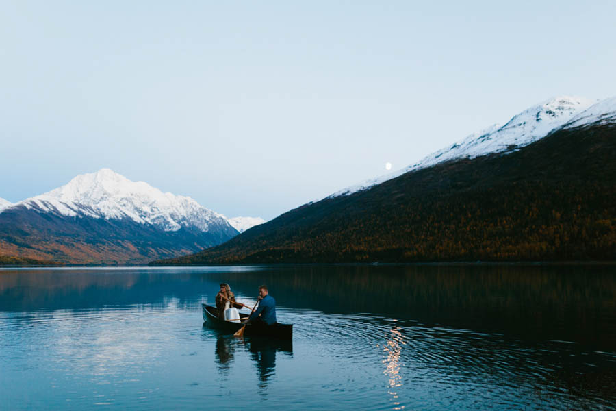 Winter-Elopement-Inspiration-at-Eklunta-Lake-Kristian-Lynae-Photography-19