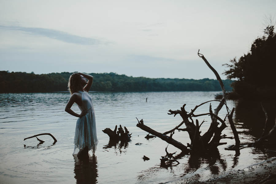 Artistic-Boudoir-Session-in-Ohio-The-Wayfarers-Photography (9 of 22)