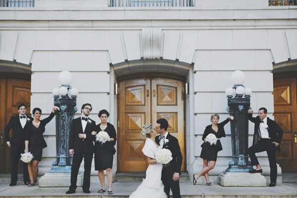 modern elegant gold and black wedding at Legend at Bergamont, photo by DWJohnson Studio | via junebugweddings.com modern elegant gold and black wedding at Legend at Bergamont, photo by DWJohnson Studio | via junebugweddings.com