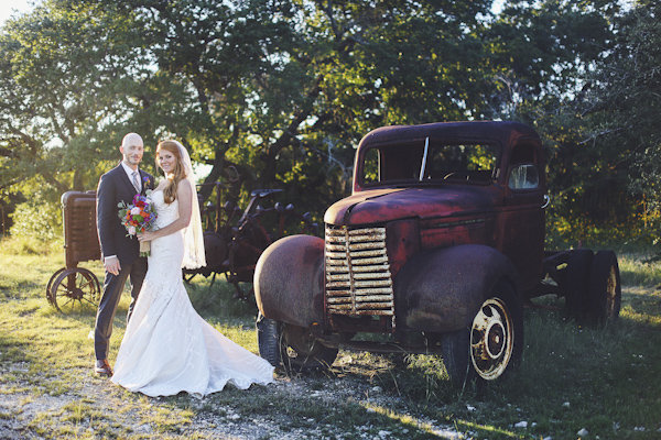 colorful texas wedding at Starhill Ranch, photo by Austin wedding photographer Christina Carroll Photography | via junebugweddings.com colorful texas wedding at Starhill Ranch, photo by Austin wedding photographer Christina Carroll Photography | via junebugweddings.com