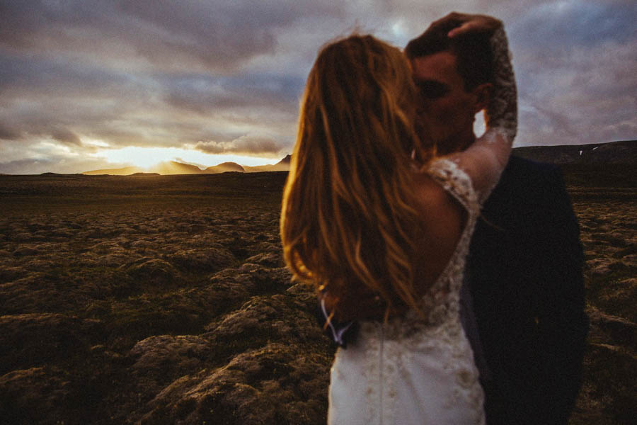 crazy-passionate-icelandic-wedding-adventure-maciej-suwalowski-22