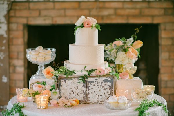lovely peach and cream wedding inspiration photo shoot from Peony & Plum, photo by Krista Mason | via junebugweddings.com lovely peach and cream wedding inspiration photo shoot from Peony & Plum, photo by Krista Mason | via junebugweddings.com