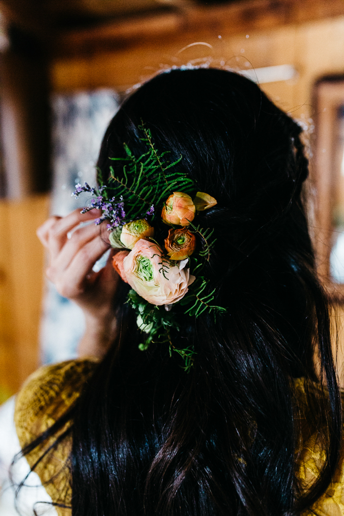 cozy-alternative-fall-wedding-inspiration-in-snowy-vermont-10