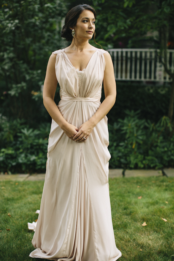 navy and pink garden wedding in Ohio, photo by Ely Brothers | via junebugweddings.com navy and pink garden wedding in Ohio, photo by Ely Brothers | via junebugweddings.com