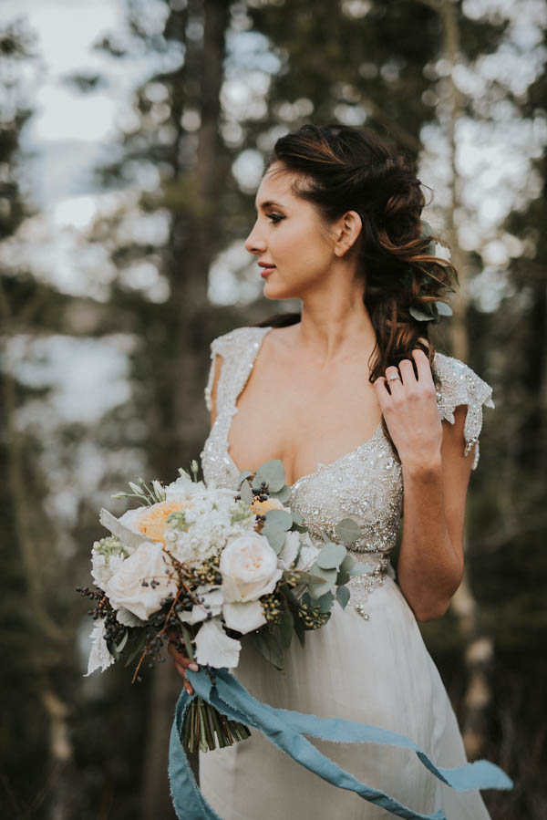 Winter-Mountain-Elopement-Banff-National-Park-10