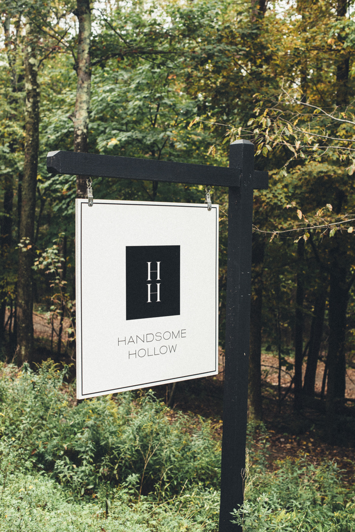 glamorous-upstate-new-york-barn-wedding-at-handsome-hollow-3
