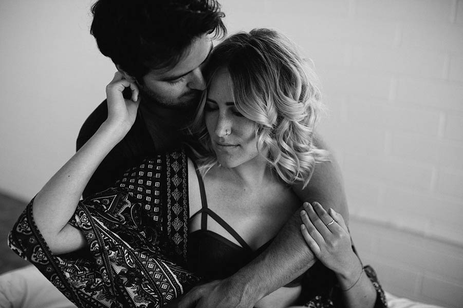 Intimate-Joshua-Tree-Engagement-Photos-Dustin-Cantrell-11